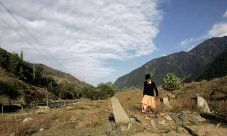 Kashmir unmarked graves