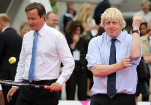 Cameron plays tennis : International Paralympic Day in Trafalgar Square