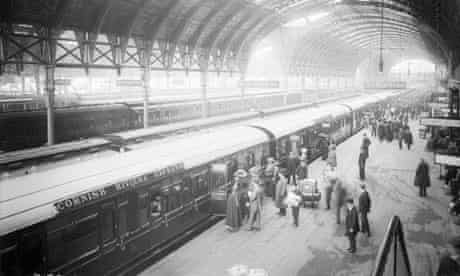 Passengers boarding the Cornish Riviera Express train at Paddington, 1914