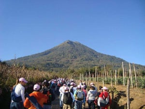 Guatemala: People climbed Volcan Agua to protest against domestic violence