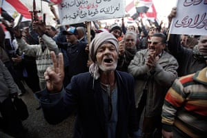 Egypt rally: An Egyptian man chants slogans 