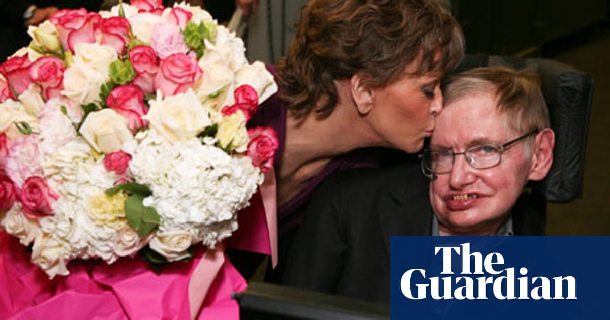 Stephen Hawking admits he finds women 'a complete mystery' Stephen