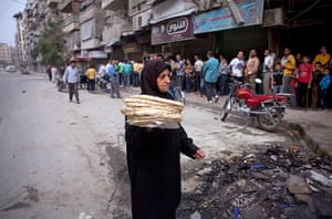 FTA: Maysun: A Syrian woman returns home after picking up bread 