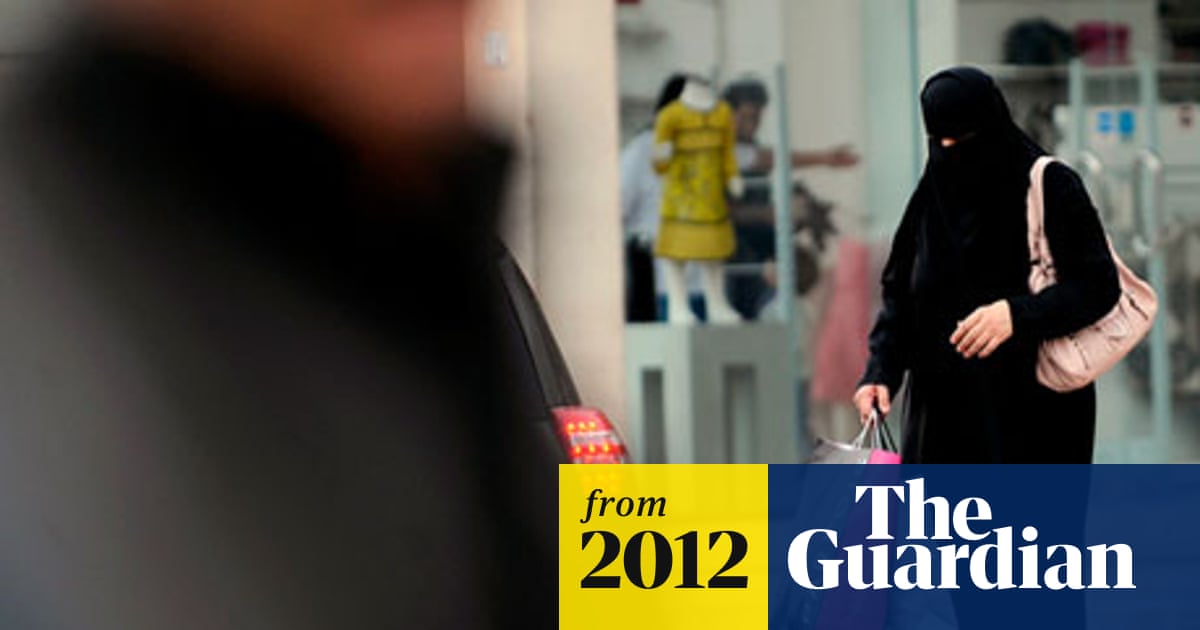 Saudi Arabia Criticised Over Text Alerts Tracking Women S