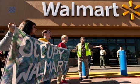 Demonstrators Picket Wal-Mart in Los Angeles