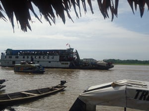 Project Amazonas: in Peruvian Amazon : boat hospital