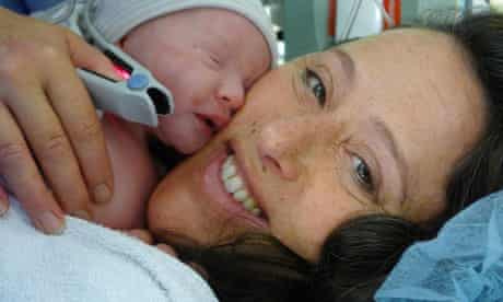 Naomi Gryn mit Baby Sadie Joy