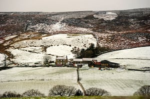 cold  uk weekend weather: Snow covered fields on Carlton Bank in the Cleveland Hills, North Yorkshire