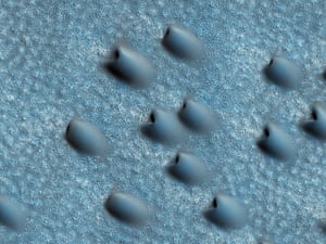 NASA: A field of crescent-shaped dunes