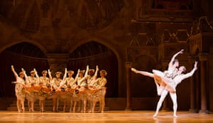 Royal Ballet: Zenaida Yanowsky (Raymonda) 