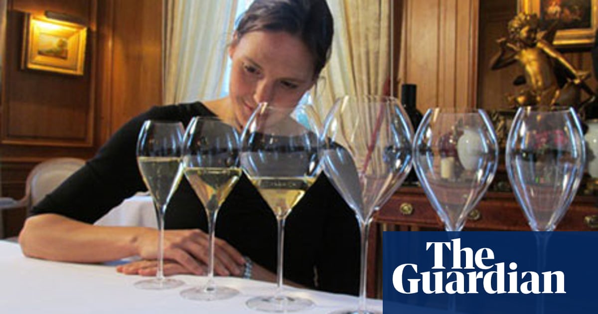 Champagne bubbles – it's all in the glass, Wine