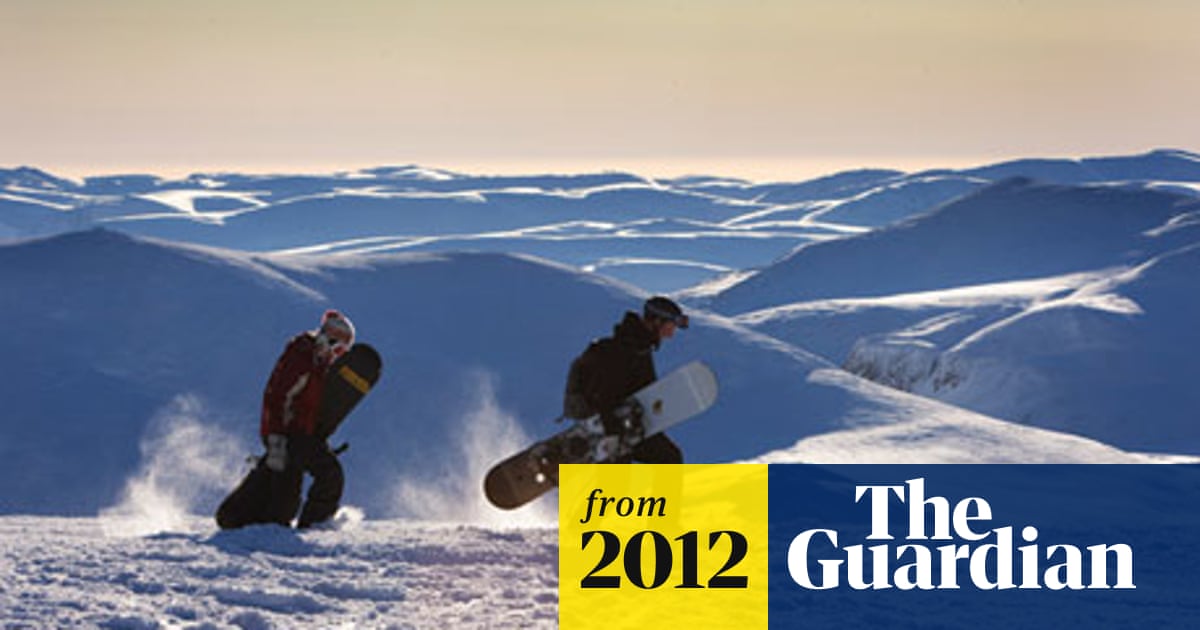 December Weather Brings Snow To The North But It S Unlikely To Last Uk Weather The Guardian