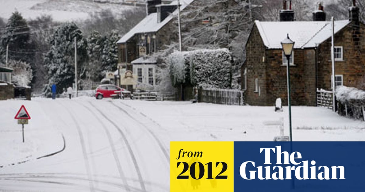 Uk Braces For More Snow As Cold Snap Continues Uk News The Guardian