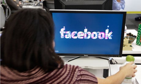 https://i.guim.co.uk/img/static/sys-images/Guardian/Pix/pictures/2012/2/6/1328529569213/A-worker-inside-Facebooks-007.jpg?w=620&q=85&auto=format&sharp=10&s=2cdb3766c324899719eb3c1020f9214c