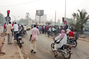 Mali: People gather on a street