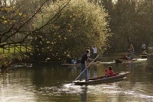 Warm Weather: Visitors Enjoy The Warm Spring Weather In Oxford