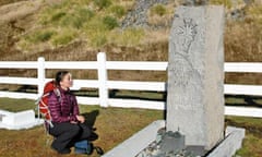 Helen Czerski visits the grave of Ernest Shackleton