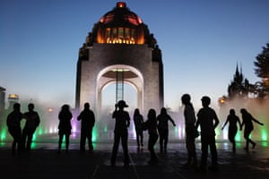 24 hours: Mexico City, Mexico: A fountain in front of the Revolution Monument