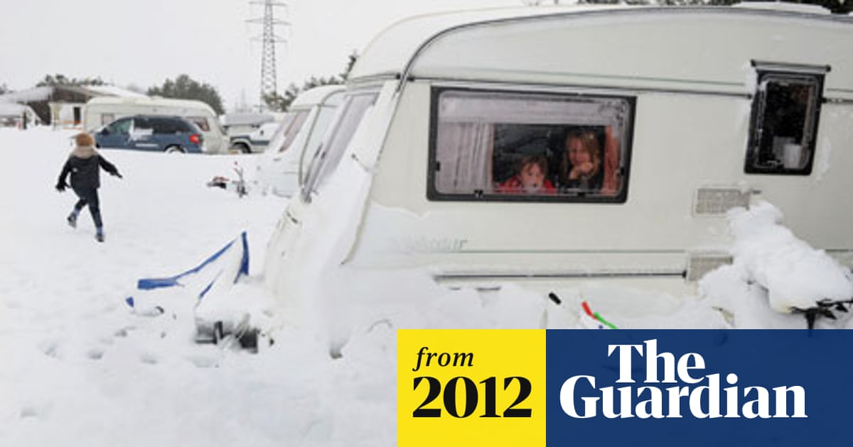 Snow And Gales Close Roads And Cut Power Across Northern Britain Uk Weather The Guardian
