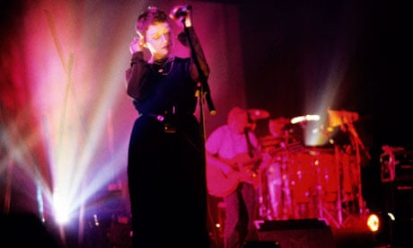 Photo of Elizabeth FRASER and COCTEAU TWINS