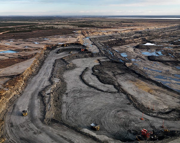 Edward Burtynsky Oil Fields #27, Bakersfield, California (2004