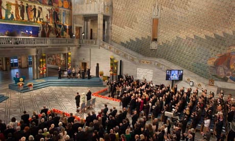 Aung San Suu Kyi receives a standing ovation after her Nobel peace prize acceptance speech