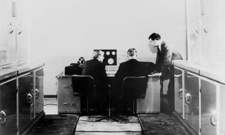 ALan Turing with Madam computer machine