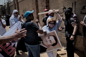 Mubarak trial: Pro-Mubarak demonstrators react after the verdict of Mubarak trial