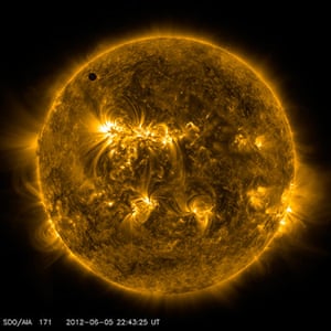 Venus transiting sun: Venus transiting the sun in pictures