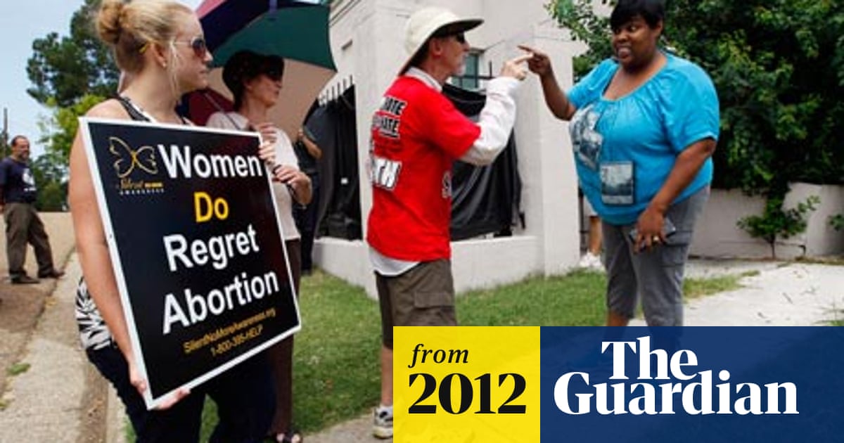 Mississippi S Only Abortion Clinic Fights To Stay Open Amid Onslaught Of Protest Abortion The Guardian Mississippi S Only Abortion Clinic Fights To Stay Open Amid Onslaught Of Protest Abortion The Guardian