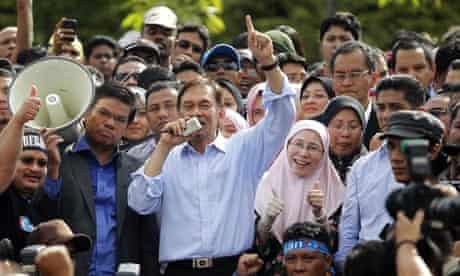 Anwar Ibrahim with supporters after being cleared of sodomy charges in January 2012.