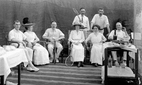 Couples ready to play tennis in India in the 19th century