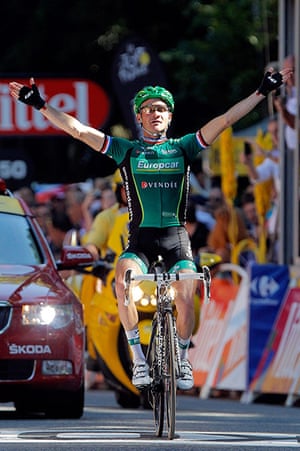 Stage 16: Thomas Voeckler crosses the line 