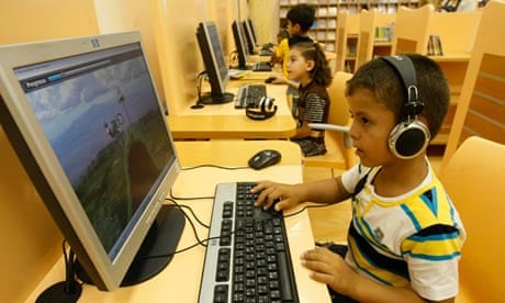 Palestinian children on computers