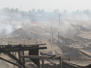 Ulingan slum: Charcoal production, Tondo near Manila, Philippines