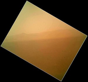 Curiosity on Mars: Curiosity rover's first color image of the Martian landscape