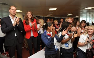 wills and kate olympics: Kate and Wills applaud the gold medal victory by the Team GB Team Pursuit