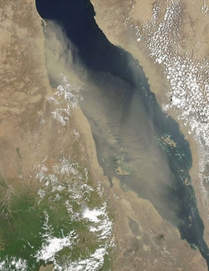 Satellite Eye:  dust plume blowing over the Red Sea.