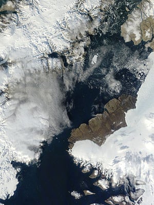 Satellite Eye: The Petermann ice island