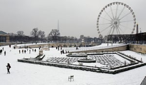 Paris snow: Tuileries Garden