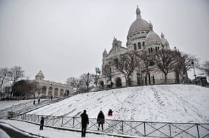 Paris snow: Sacre Coeur basilica in the Montmartre district