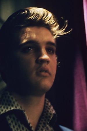 Unseen Elvis: A backstage colour portrait