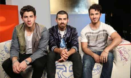 Jonas Brothers Cancel Tour