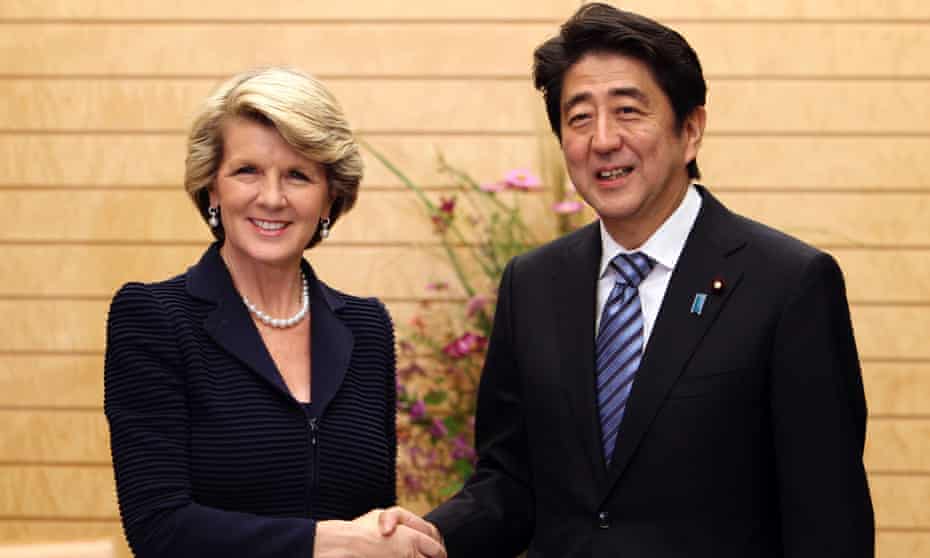 Foreign Minister Julie Bishop with Japanese prime minister Shinzo Abe
