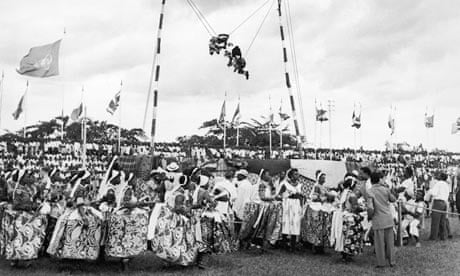 Célébrations de l'indépendance à Enugu, dans le sud-est du Nigeria, en octobre 1960. Photographie : Express Newspapers/Getty Images