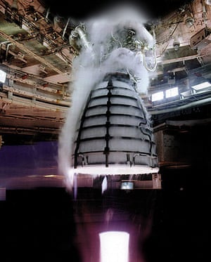 A Month in Space: RS-25 Engine Undergoes Hot-Fire Test 