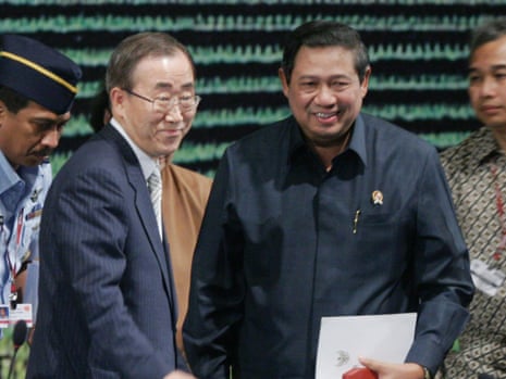Ban Ki-moon, left, with Indonesian president Susilo Bambang Yudhoyono at the 2007 Bali conference.