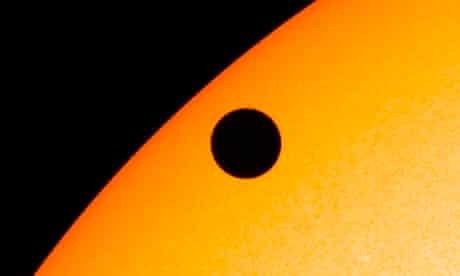 Venus Orbits Sun Within Huge Band Of Dust Say Scientists Venus The Guardian