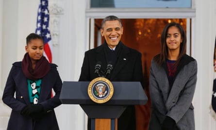 US resident Barack Obama joins his daughters Sasha and Malia before the pardoning of National Thanksgiving Turkey, Popcorn.