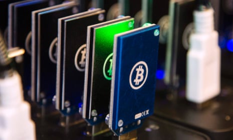 'Selfish miners' could club together to hijack the bitcoin digital currency, possibly causing a collapse.